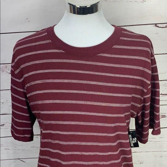 OT Revolution‎ Men's Burgundy White Striped Short Sleeve Shirt Size Medium - Picture 5 of 7